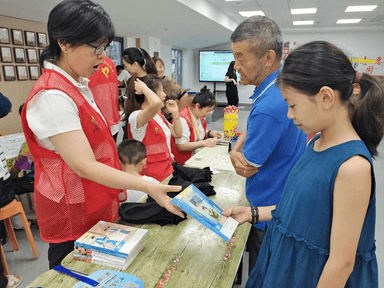 馨兰志愿服务日：垃圾分类 你我 “童” 行