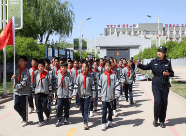 青春不“毒”不将就,安全守护伴左右主题活动