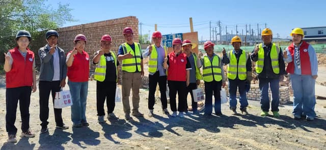 新疆生产建设兵团第八师一四四团开展“夏日送清凉”活动 为一线劳动者筑牢健康安全屏障